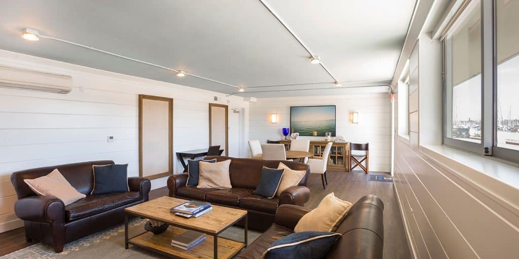 Marina Boater's Lounge & Boat Slips in Marina Del Rey, CA