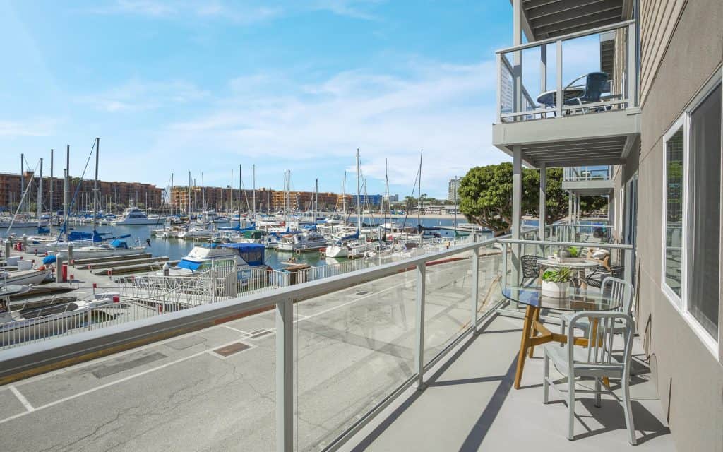 Marina Boater's Lounge & Boat Slips in Marina Del Rey, CA